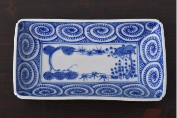 古民具・骨董　染付　蛸唐草紋　はっきりとした藍が美しい角皿2枚セット(長皿)(3)