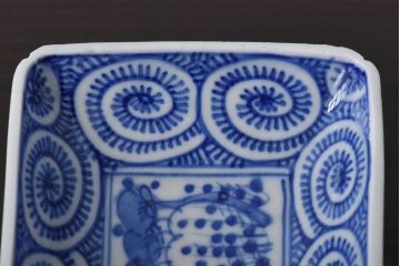 古民具・骨董　染付　蛸唐草紋　はっきりとした藍が美しい角皿2枚セット(長皿)(3)