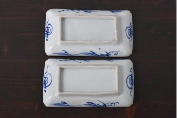 古民具・骨董　染付　蛸唐草紋　はっきりとした藍が美しい角皿2枚セット(長皿)(3)