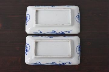 明治期　染付　人気を誇る蛸唐草紋の角皿2枚セット(長皿)(1)