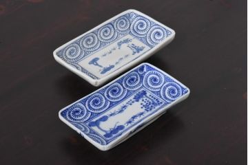 明治期　染付　人気を誇る蛸唐草紋の角皿2枚セット(長皿)(2)