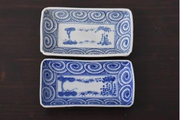 明治期　染付　人気を誇る蛸唐草紋の角皿2枚セット(長皿)(2)