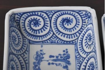 明治期　染付　人気を誇る蛸唐草紋の角皿2枚セット(長皿)(2)