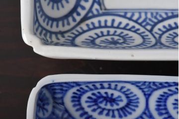 明治期　染付　人気を誇る蛸唐草紋の角皿2枚セット(長皿)(2)