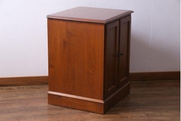 中古　ETHAN ALLEN(イーセンアーレン)　アメリカンミッドセンチュリーなレコードケース(キャビネット、収納棚)