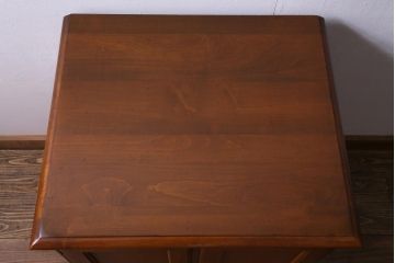 中古　ETHAN ALLEN(イーセンアーレン)　アメリカンミッドセンチュリーなレコードケース(キャビネット、収納棚)