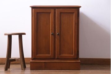 中古　ETHAN ALLEN(イーセンアーレン)　アメリカンミッドセンチュリーなレコードケース(キャビネット、収納棚)