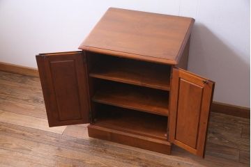 中古　ETHAN ALLEN(イーセンアーレン)　アメリカンミッドセンチュリーなレコードケース(キャビネット、収納棚)