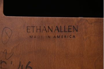 中古　ETHAN ALLEN(イーセンアーレン)　アメリカンミッドセンチュリーなレコードケース(キャビネット、収納棚)