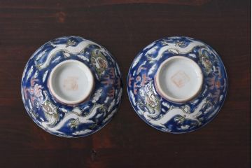 古民具・骨董　龍の図　色絵　独特な絵柄の蓋付き茶碗2客セット(和食器)(1)