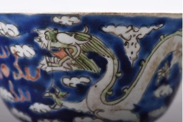 古民具・骨董　龍の図　色絵　独特な絵柄の蓋付き茶碗2客セット(和食器)(2)