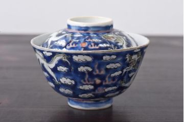 古民具・骨董　龍の図　色絵　独特な絵柄の蓋付き茶碗2客セット(和食器)(2)