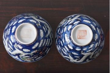 古民具・骨董　龍の図　色絵　独特な絵柄の蓋付き茶碗2客セット(和食器)(3)