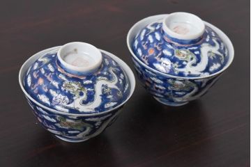 古民具・骨董　龍の図　色絵　独特な絵柄の蓋付き茶碗2客セット(和食器)