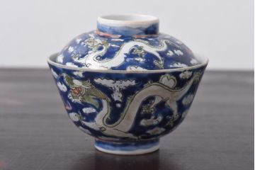 古民具・骨董　龍の図　色絵　独特な絵柄の蓋付き茶碗2客セット(和食器)