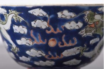古民具・骨董　龍の図　色絵　独特な絵柄の蓋付き茶碗2客セット(和食器)