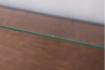 ペイント家具　メンズライクな雰囲気のガラスケース(ショーケース、飾り棚、陳列棚)