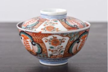 和製アンティーク　豊かな彩りを感じる色絵の蓋付き茶碗2客セット(和食器)