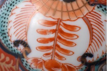 和製アンティーク　豊かな彩りを感じる色絵の蓋付き茶碗2客セット(和食器)