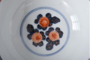 和製アンティーク　豊かな彩りを感じる色絵の蓋付き茶碗2客セット(和食器)