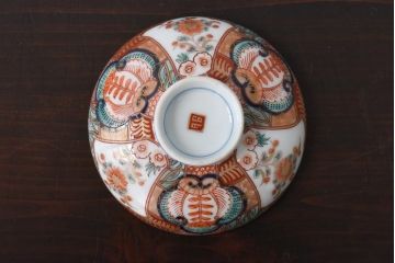 和製アンティーク　豊かな彩りを感じる色絵の蓋付き茶碗2客セット(和食器)