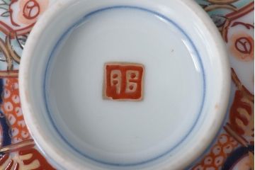 和製アンティーク　豊かな彩りを感じる色絵の蓋付き茶碗2客セット(和食器)