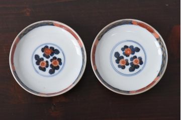 和製アンティーク　豊かな彩りを感じる色絵の蓋付き茶碗2客セット(和食器)