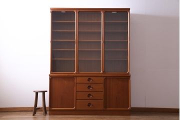 ヴィンテージ家具　ビンテージ　日田工芸　マキシムシリーズ　絶版品　チーク・ローズウッド材　北欧風デザインの食器棚(キャビネット、飾り棚)