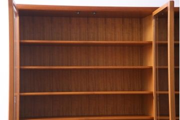 ヴィンテージ家具　ビンテージ　日田工芸　マキシムシリーズ　絶版品　チーク・ローズウッド材　北欧風デザインの食器棚(キャビネット、飾り棚)
