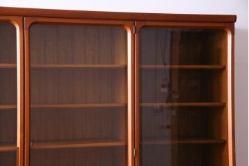 ヴィンテージ家具　ビンテージ　日田工芸　マキシムシリーズ　絶版品　チーク・ローズウッド材　北欧風デザインの食器棚(キャビネット、飾り棚)