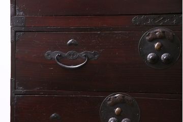 アンティーク家具　明治大正期　前面ヒノキ材　宝尽くし　錠前金具が素敵な二本松箪笥(重ね箪笥、衣装箪笥、収納箪笥、時代箪笥)(R-034900)