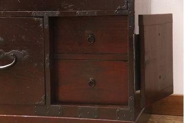 アンティーク家具　明治大正期　前面ヒノキ材　宝尽くし　錠前金具が素敵な二本松箪笥(重ね箪笥、衣装箪笥、収納箪笥、時代箪笥)(R-034900)