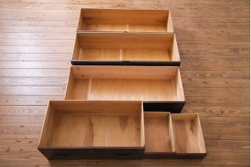 アンティーク家具　明治大正期　前面ヒノキ材　宝尽くし　錠前金具が素敵な二本松箪笥(重ね箪笥、衣装箪笥、収納箪笥、時代箪笥)(R-034900)