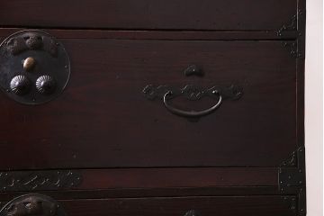 アンティーク家具　明治大正期　前面ヒノキ材　宝尽くし　錠前金具が素敵な二本松箪笥(重ね箪笥、衣装箪笥、収納箪笥、時代箪笥)(R-034900)