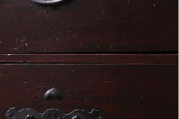 アンティーク家具　明治大正期　前面ヒノキ材　宝尽くし　錠前金具が素敵な二本松箪笥(重ね箪笥、衣装箪笥、収納箪笥、時代箪笥)(R-034900)