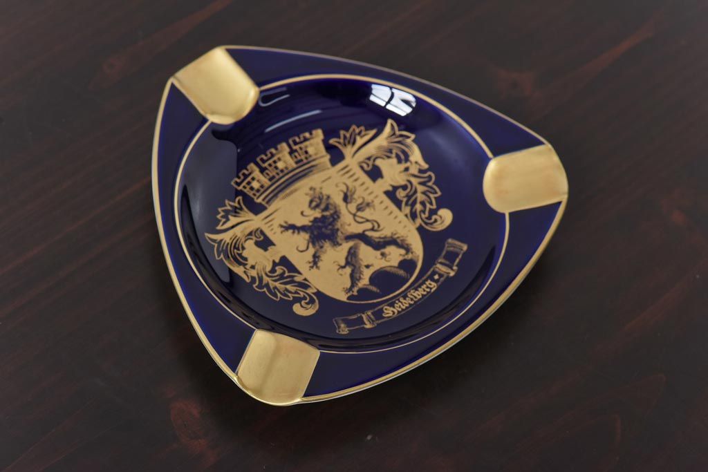 アンティーク雑貨　中古　ドイツ　LINDNER(リンドナー)　紋章が描かれた灰皿(アッシュトレー、磁器、コバルト)