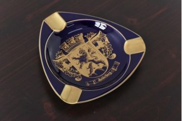 アンティーク雑貨　中古　ドイツ　LINDNER(リンドナー)　紋章が描かれた灰皿(アッシュトレー、磁器、コバルト)