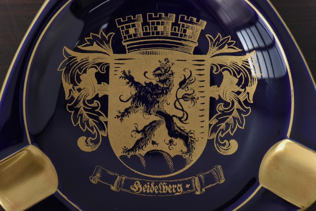 アンティーク雑貨　中古　ドイツ　LINDNER(リンドナー)　紋章が描かれた灰皿(アッシュトレー、磁器、コバルト)