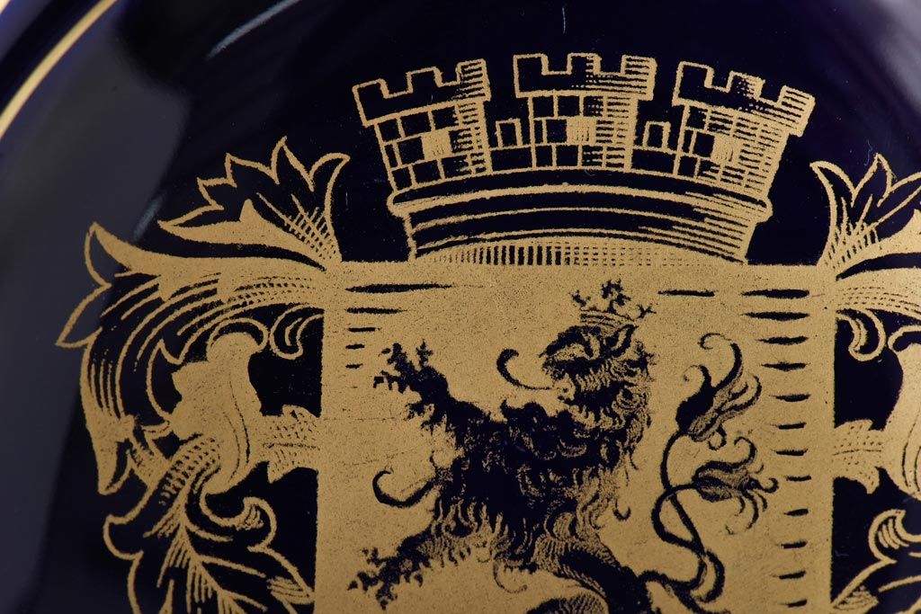 アンティーク雑貨　中古　ドイツ　LINDNER(リンドナー)　紋章が描かれた灰皿(アッシュトレー、磁器、コバルト)