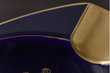 アンティーク雑貨　中古　ドイツ　LINDNER(リンドナー)　紋章が描かれた灰皿(アッシュトレー、磁器、コバルト)