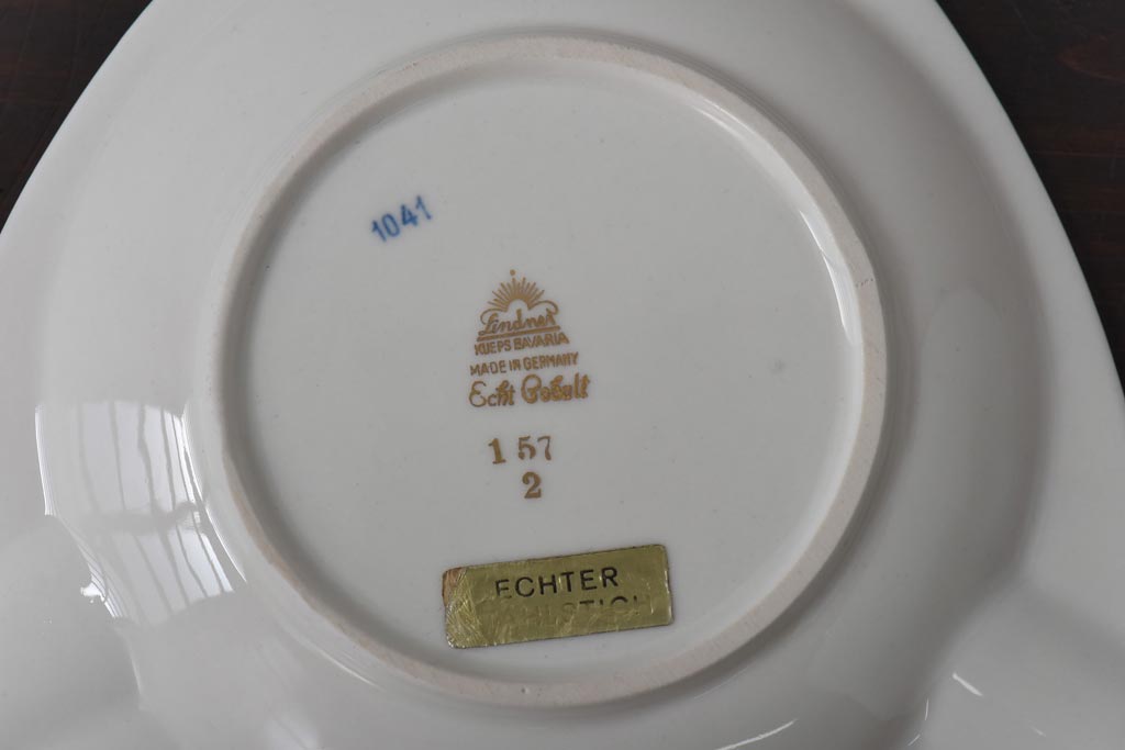 アンティーク雑貨　中古　ドイツ　LINDNER(リンドナー)　紋章が描かれた灰皿(アッシュトレー、磁器、コバルト)