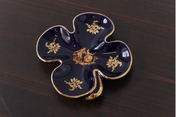 アンティーク雑貨　フランス　リモージュ焼　四葉のクローバー型の小さなトレー(小皿、小物入れ)