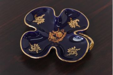 アンティーク雑貨　フランス　リモージュ焼　四葉のクローバー型の小さなトレー(小皿、小物入れ)