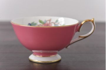 中古　AYNSLEY(エインズレイ)　Pembroke(ペンブロック)　アセンズ　ピンク　カップ&ソーサー2客セット(洋食器)