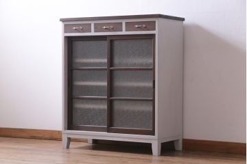 ラフジュ工房オリジナル　ダイヤガラス　古建具リメイク　ノスタルジックな脚付きペイント収納棚(戸棚)