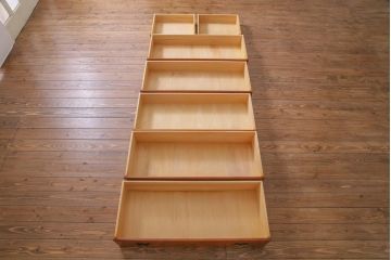 中古　横浜クラシック家具　ダニエル(daniel)　A-103　エレガントなデザインの整理タンス(チェスト、引き出し)