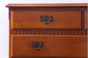 中古　横浜クラシック家具　ダニエル(daniel)　A-103　エレガントなデザインの整理タンス(チェスト、引き出し)