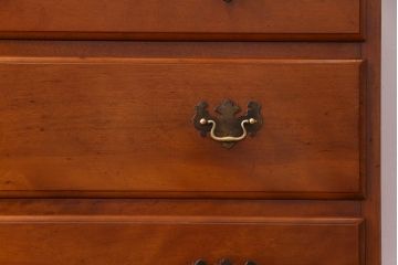 中古　横浜クラシック家具　ダニエル(daniel)　A-103　エレガントなデザインの整理タンス(チェスト、引き出し)