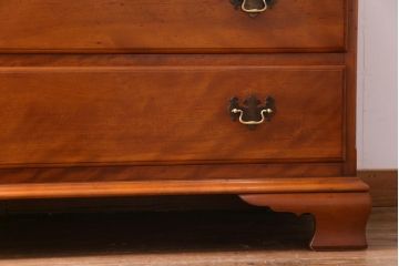 中古　横浜クラシック家具　ダニエル(daniel)　A-103　エレガントなデザインの整理タンス(チェスト、引き出し)