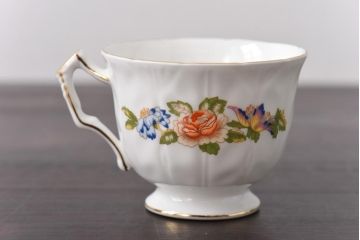 中古　AYNSLEY(エインズレイ)　コテージガーデン　色彩豊かなカップ&ソーサー2客セット